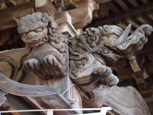 社殿の彫り物