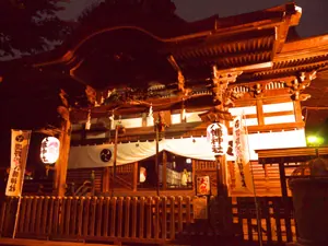 祭の日の御社殿