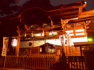 祭の日の御社殿