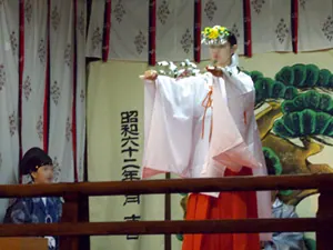 奉納巫女舞